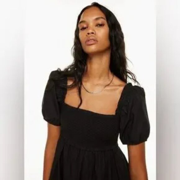 NWOT Aritzia Sunday Best Smocked Mini Dress Puffed Sleeves- Size M - Picture 2 of 2